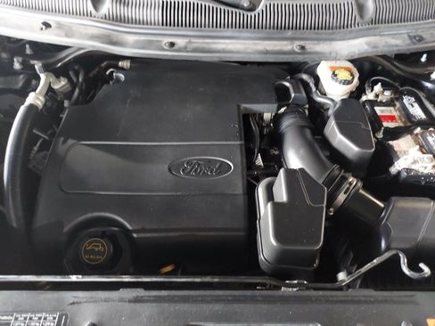Used 2016 Ford Explorer XLT w/ Equipment Group 202A FWD image 30