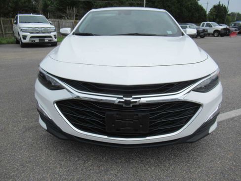 Used 2024 Chevrolet Malibu RS FWD image 2