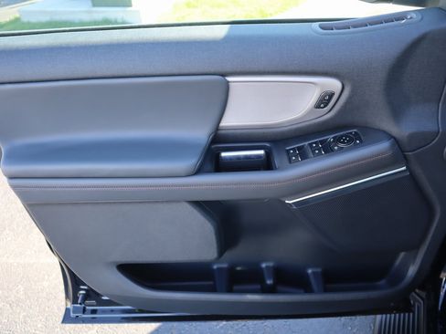 New 2025 Ford Expedition Active image 17