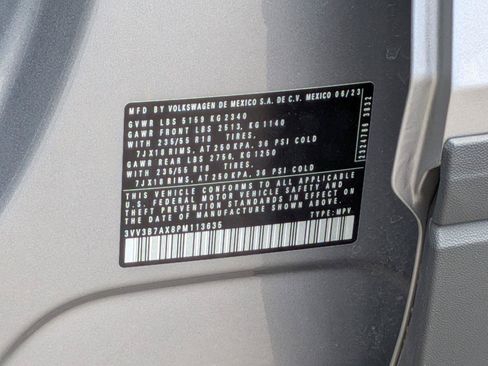 Used 2023 Volkswagen Tiguan SE FWD image 36