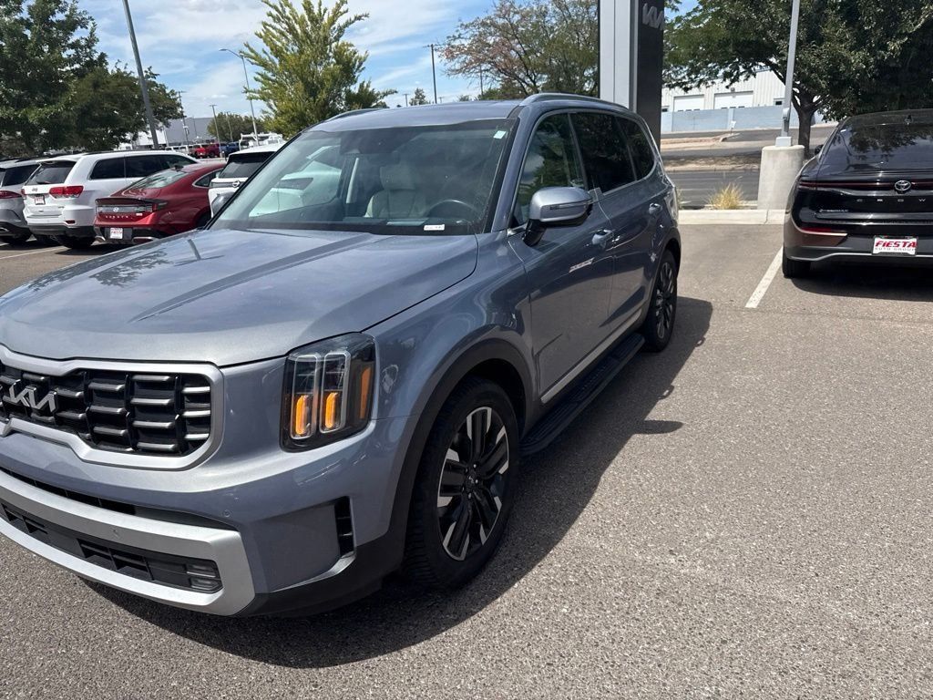 Used 2024 Kia Telluride SX Prestige w/ Towing Package AWD/4WD image 5
