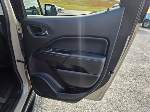 Used 2022 GMC Canyon AT4 AWD/4WD image 14