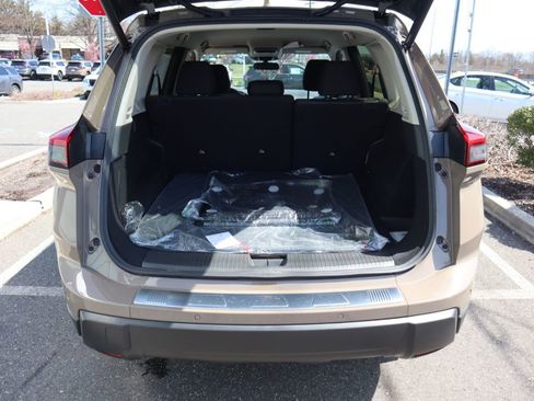 Certified 2025 Nissan Rogue SV AWD/4WD image 28