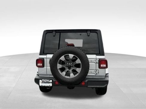 Used 2022 Jeep Wrangler Unlimited Sahara AWD/4WD image 13