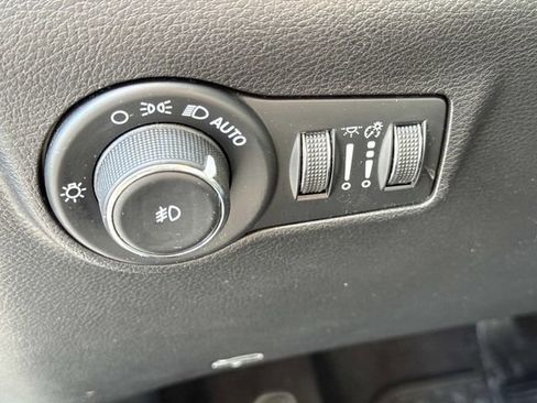 Used 2022 Jeep Compass Trailhawk w/ Trailhawk Convenience Group AWD/4WD image 13
