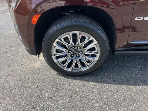 Used 2023 GMC Yukon Denali Ultimate image 8