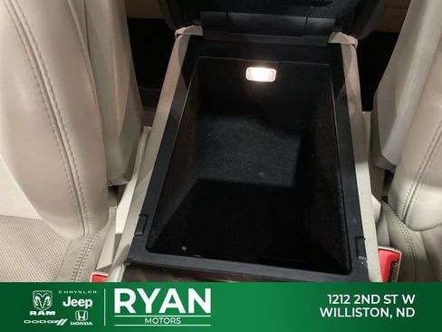 Used 2019 Lincoln Continental Reserve image 24