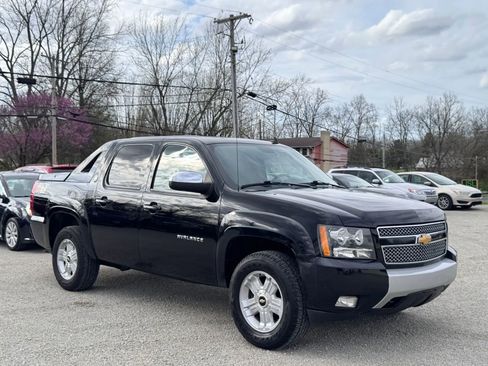 Used 2013 Chevrolet Avalanche LT AWD/4WD image 7