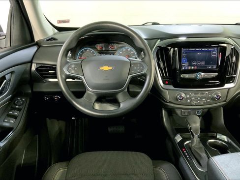 Used 2021 Chevrolet Traverse LS AWD/4WD image 5