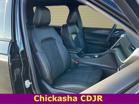 New 2025 Jeep Grand Cherokee L Altitude image 10