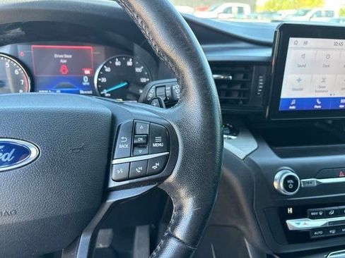 Used 2020 Ford Explorer XLT AWD/4WD image 17