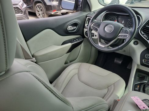 Used 2020 Jeep Cherokee Limited image 15