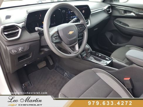 Used 2025 Chevrolet TrailBlazer LT AWD/4WD image 15