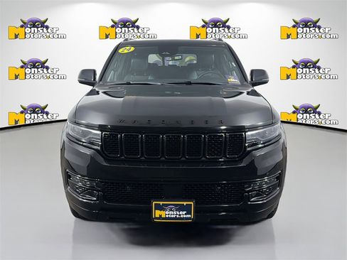 Used 2024 Jeep Wagoneer Series II image 2