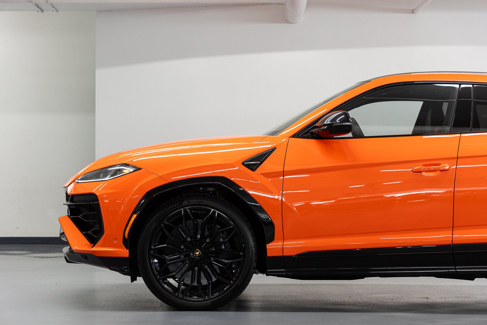 Used 2025 Lamborghini Urus S AWD/4WD image 16
