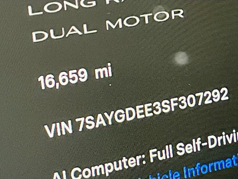 Used 2025 Tesla Model Y Long Range AWD/4WD image 11