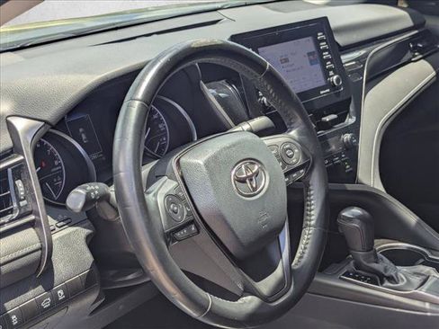 Used 2021 Toyota Camry SE w/ Convenience Package FWD image 9