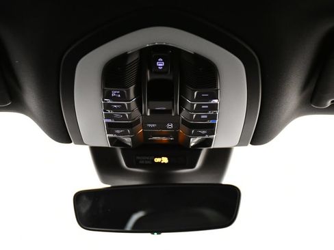 Certified 2026 Porsche Macan AWD/4WD image 21