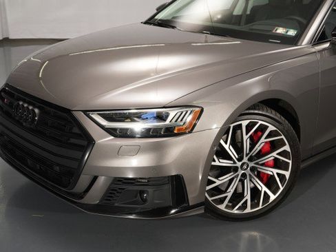 Used 2021 Audi S8 L w/ S8 Executive Package AWD/4WD image 4