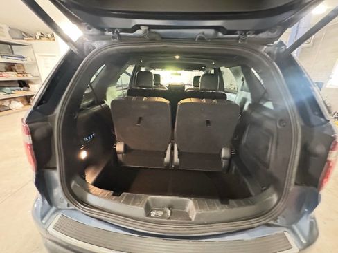 Used 2018 Ford Explorer Limited image 17