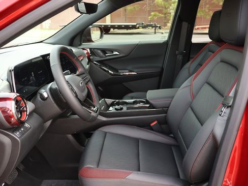 New 2026 Chevrolet Equinox RS w/ Convenience Package III FWD image 11