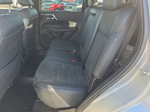 Used 2022 Mitsubishi Outlander SE image 22