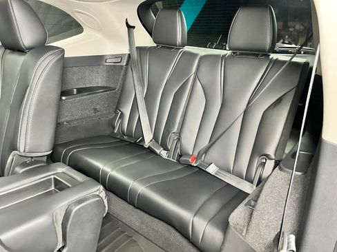 Used 2025 Acura MDX SH-AWD w/ Technology Package image 17