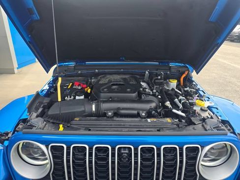 Used 2024 Jeep Wrangler Unlimited Sahara w/ Technology Group AWD/4WD image 51
