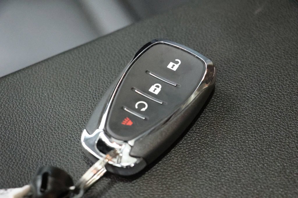 Used 2025 Chevrolet Trax ACTIV w/ Sunroof Package FWD image 33