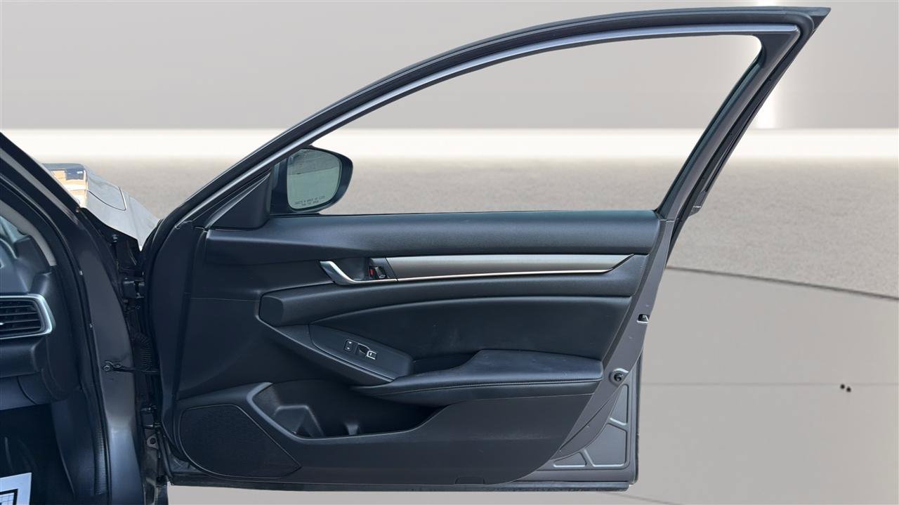 Used 2018 Honda Accord Hybrid image 16