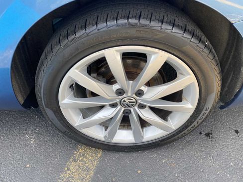 Used 2017 Volkswagen Golf SE FWD image 34