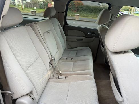 Used 2007 Chevrolet Suburban LT AWD/4WD image 11