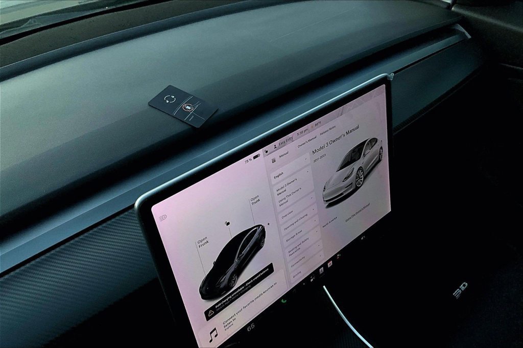 Used 2019 Tesla Model 3 Mid Range RWD image 10
