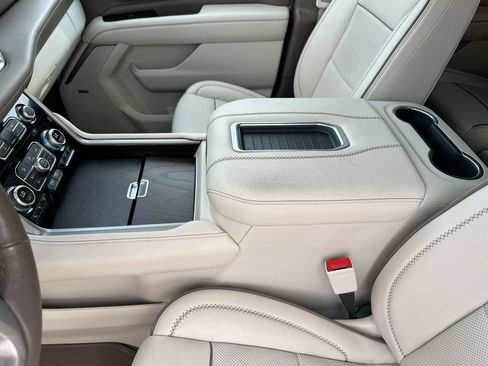 Used 2021 GMC Yukon Denali w/ Denali Premium Package RWD image 21