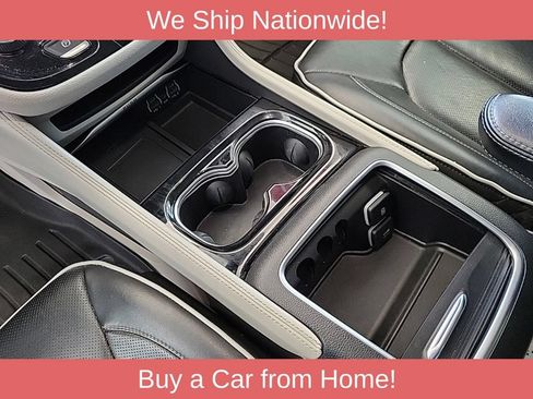 Used 2021 Chrysler Pacifica Limited AWD/4WD image 9
