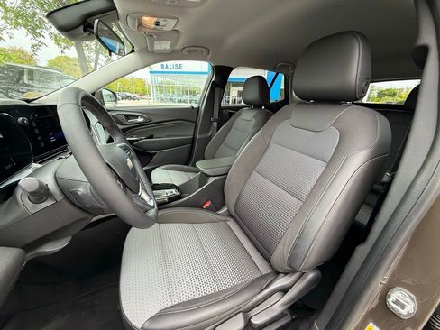 Used 2024 Chevrolet Trax LT w/ Driver Confidence Package FWD image 23