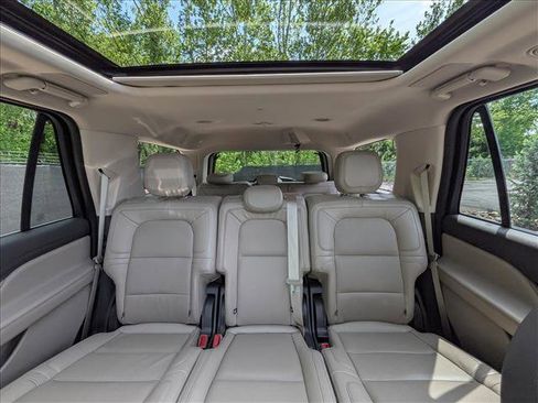 Used 2024 Lincoln Navigator Reserve AWD/4WD image 18