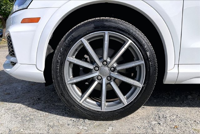 Used 2018 Audi Q3 2.0T Premium Plus w/ Premium Plus Package AWD/4WD image 9