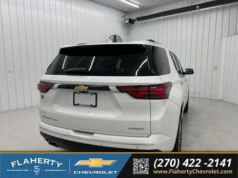 Used 2023 Chevrolet Traverse Premier AWD/4WD image 3