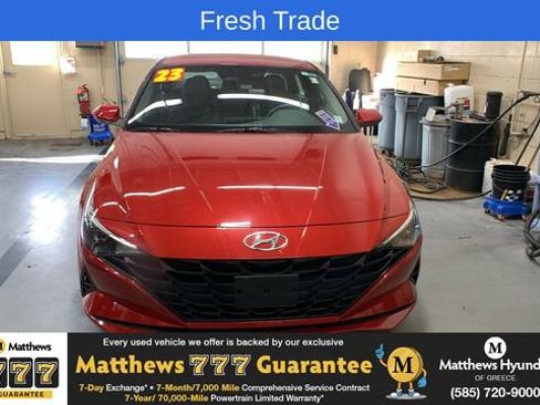 Used 2023 Hyundai Elantra SEL image 2