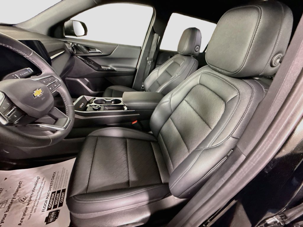Used 2026 Chevrolet Equinox LT w/ Convenience Package II FWD image 25