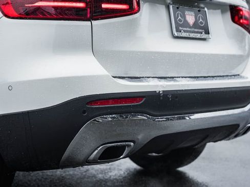 New 2026 Mercedes-Benz GLB 250 4MATIC image 9