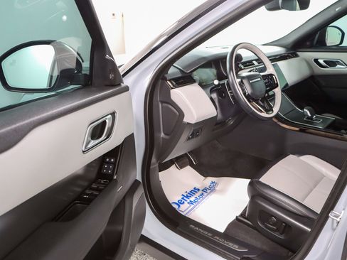 Used 2024 Land Rover Range Rover Velar Dynamic SE image 3