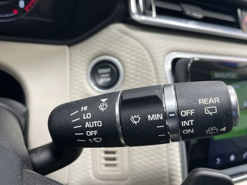 Used 2019 Land Rover Range Rover Velar S AWD/4WD image 30