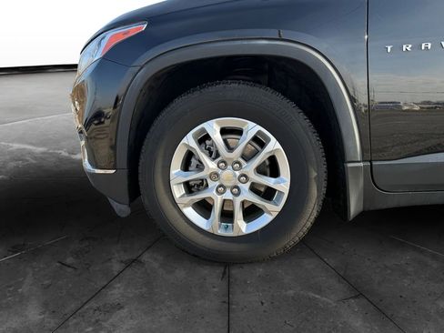 Used 2021 Chevrolet Traverse LT image 14