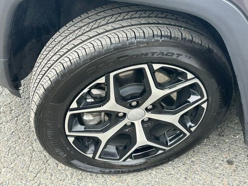 Used 2024 Jeep Compass Limited image 33