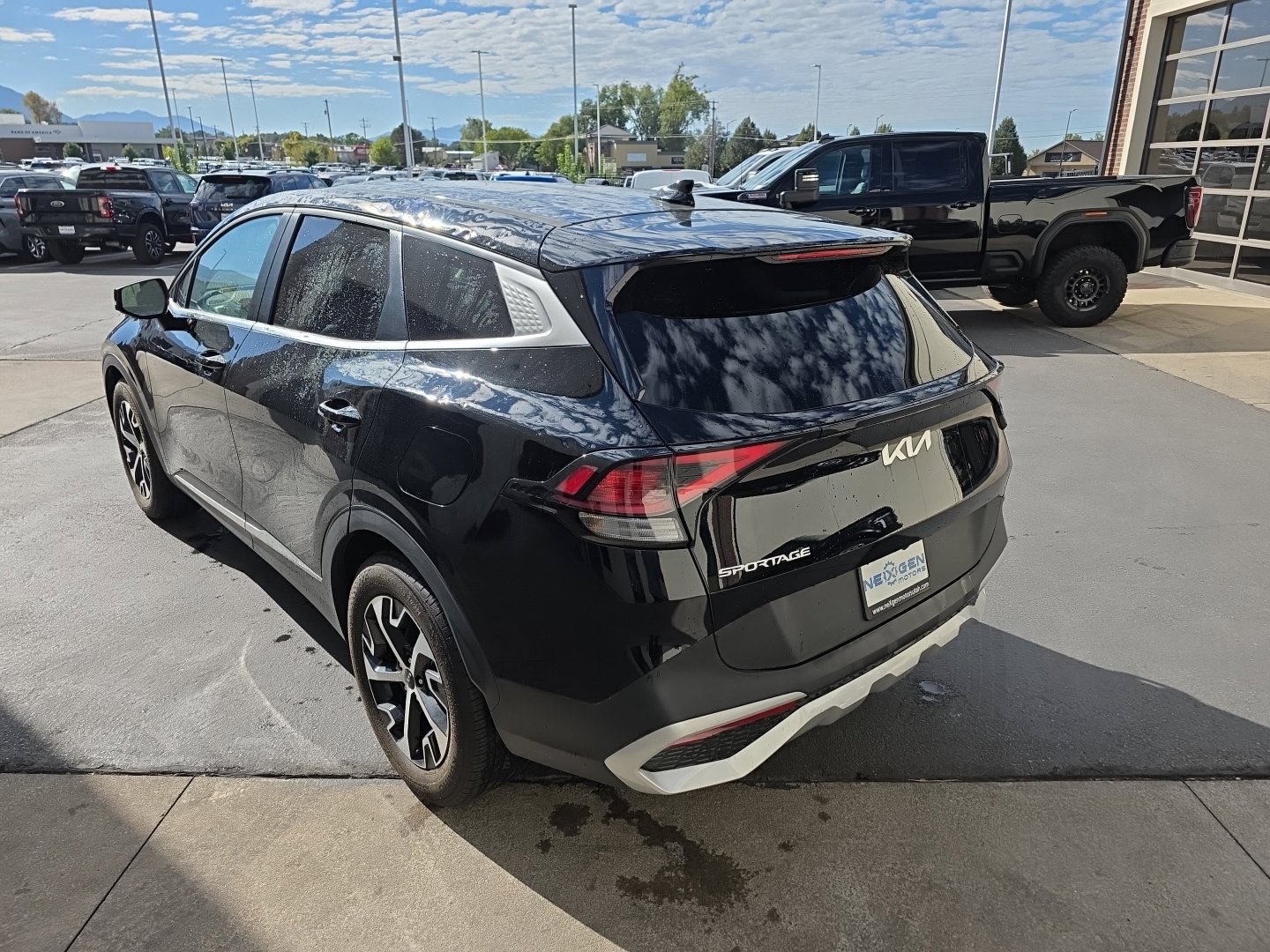 Used 2024 Kia Sportage EX FWD image 24