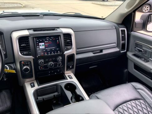 Used 2020 RAM 1500 Classic SLT w/ Luxury Group RWD image 7