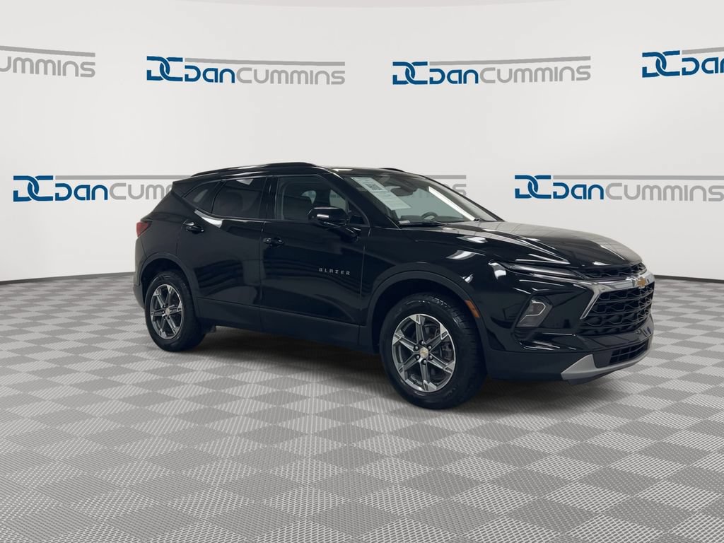 Used 2024 Chevrolet Blazer LT w/ Convenience Package FWD image 2