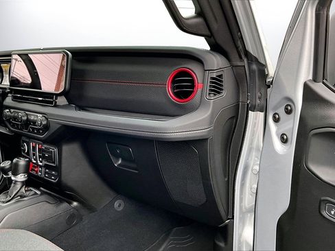 Used 2024 Jeep Wrangler Rubicon w/ Safety Group image 18